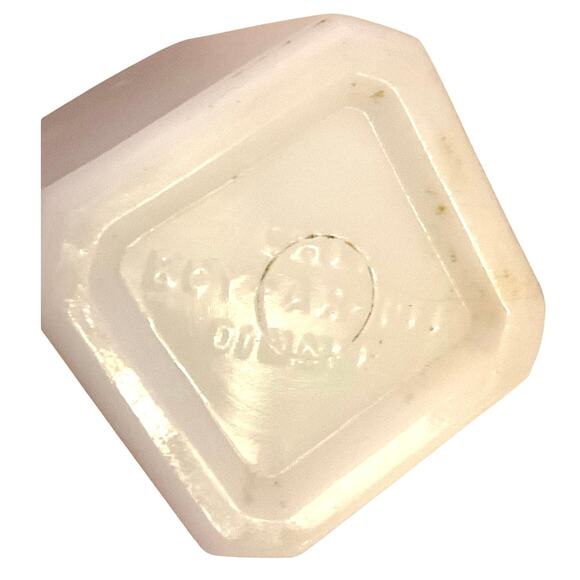 Hazel Atlas Milk Glass Flour & Pepper Shakers w/ Metal Lids 1930s-40s Vintage - Picture 8 of 8